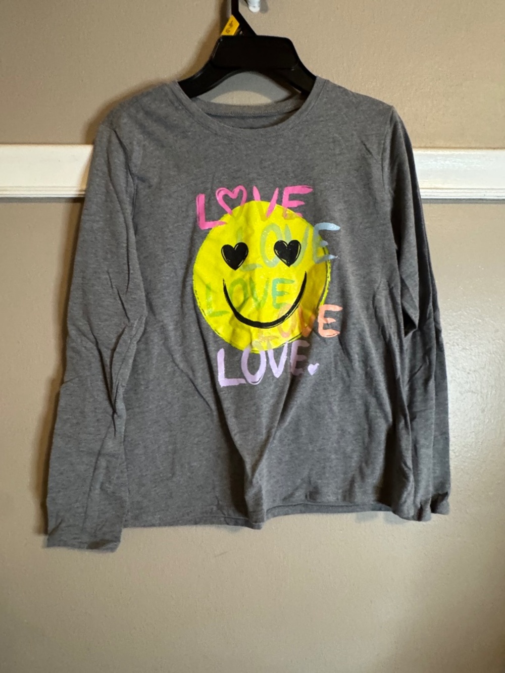Smilyface Love shirt